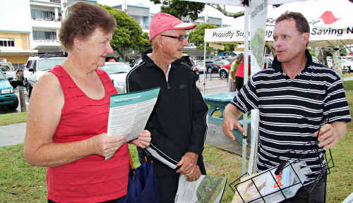 Kingscliff residents Wendy and Bob Dillon talk to senior design engineer Warren Boyd (right). Kingscliff residents Wendy and Bob Dillon talk to senior design engineer Warren Boyd (right).